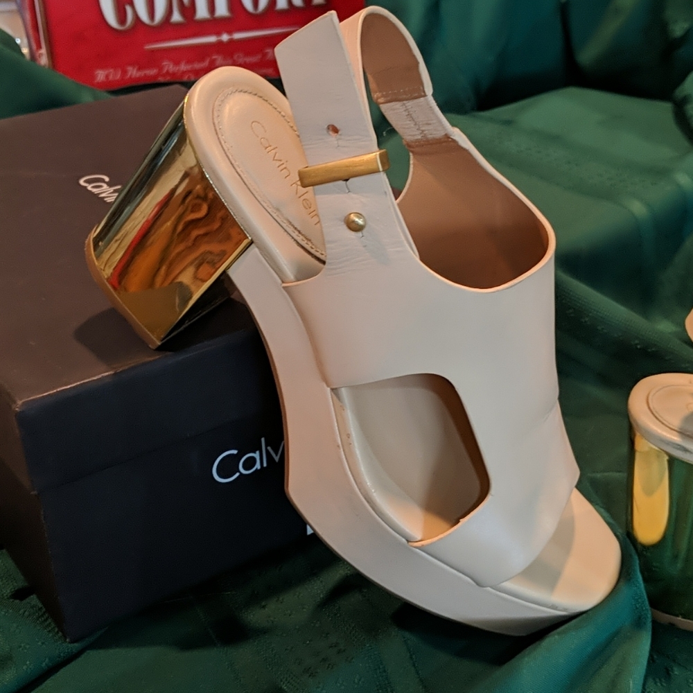 Calvin Klein platform sandals - Picture 3 of 16